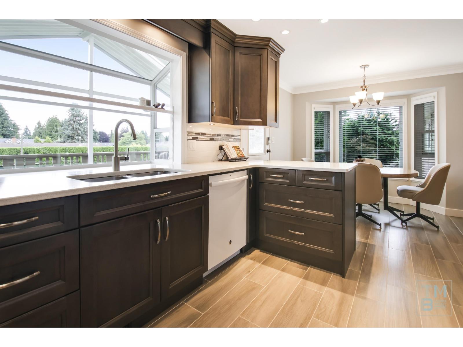 Photo 10 of 5810 245 A Street Street, Langley BC