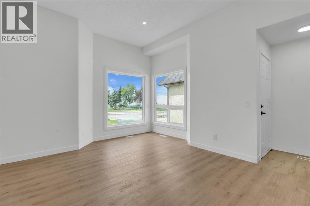Single Family House 4 Level for Sale in  Sandstone Drive NW Sandstone Valley Calgary 
