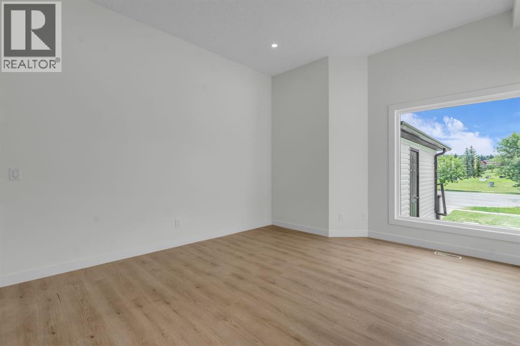 Single Family House 4 Level for Sale in  Sandstone Drive NW Sandstone Valley Calgary 