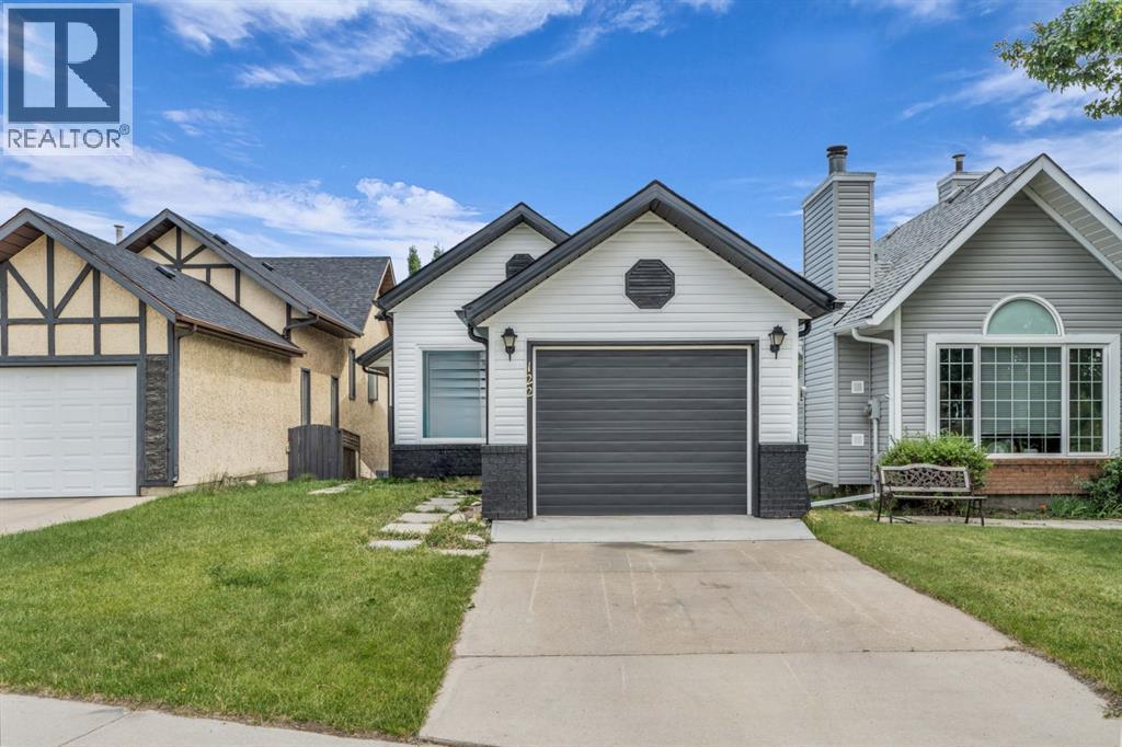 Single Family House 4 Level for Sale in  Sandstone Drive NW Sandstone Valley Calgary 