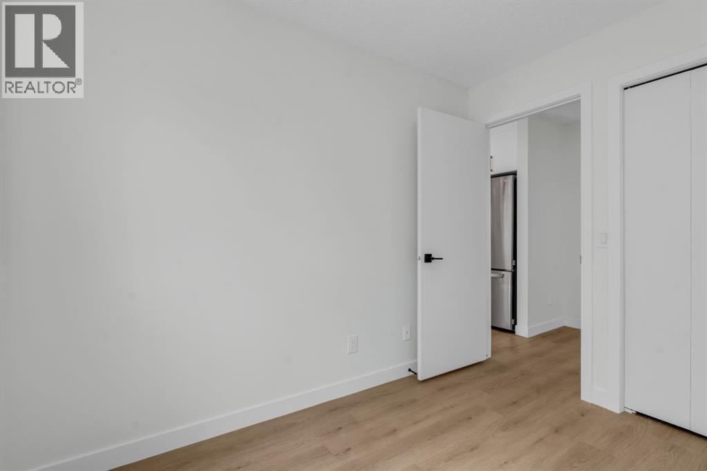 Single Family House 4 Level for Sale in  Sandstone Drive NW Sandstone Valley Calgary 
