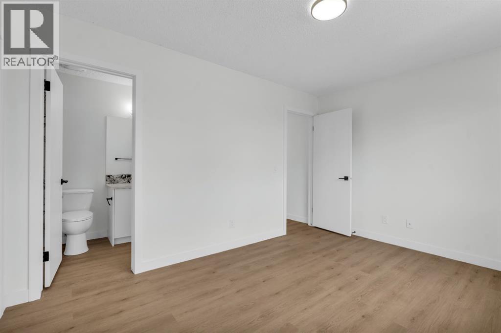 Single Family House 4 Level for Sale in  Sandstone Drive NW Sandstone Valley Calgary 