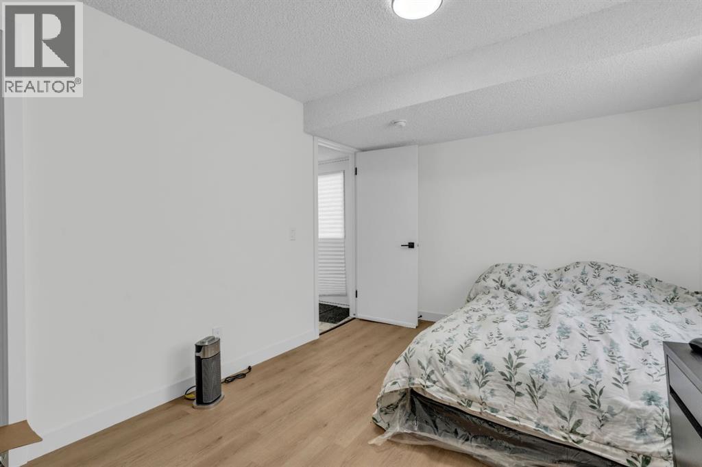 Single Family House 4 Level for Sale in  Sandstone Drive NW Sandstone Valley Calgary 