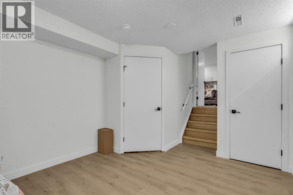 Single Family House 4 Level for Sale in  Sandstone Drive NW Sandstone Valley Calgary 