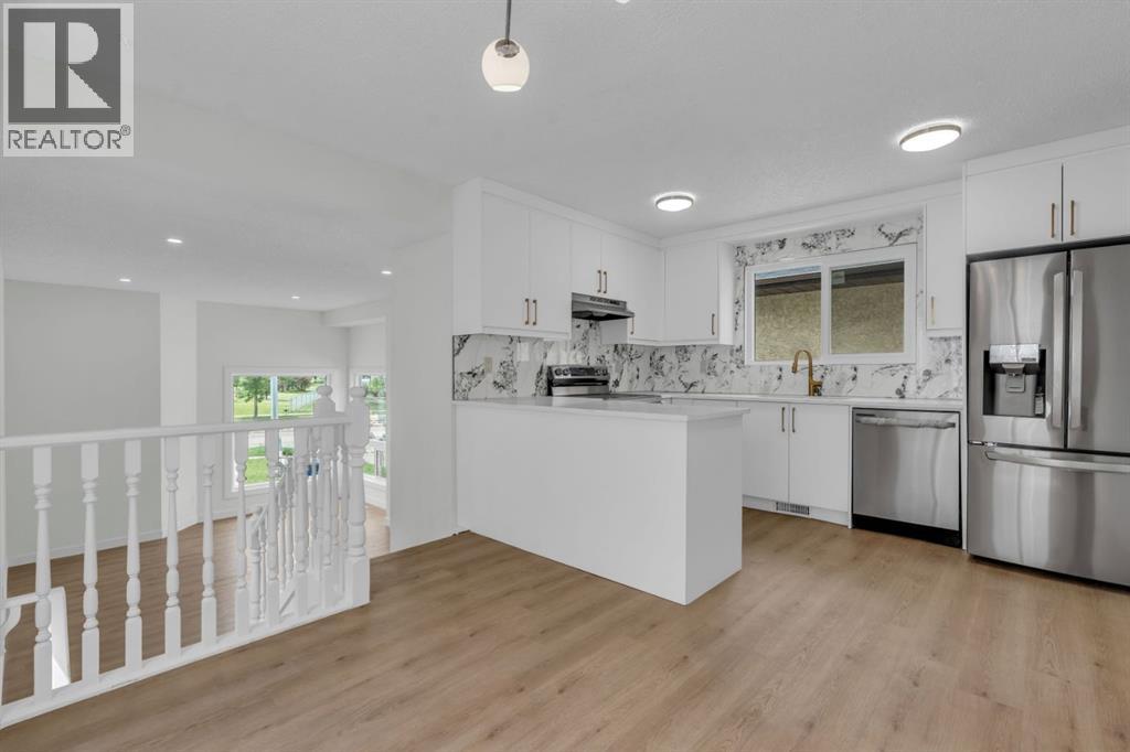 Single Family House 4 Level for Sale in  Sandstone Drive NW Sandstone Valley Calgary 