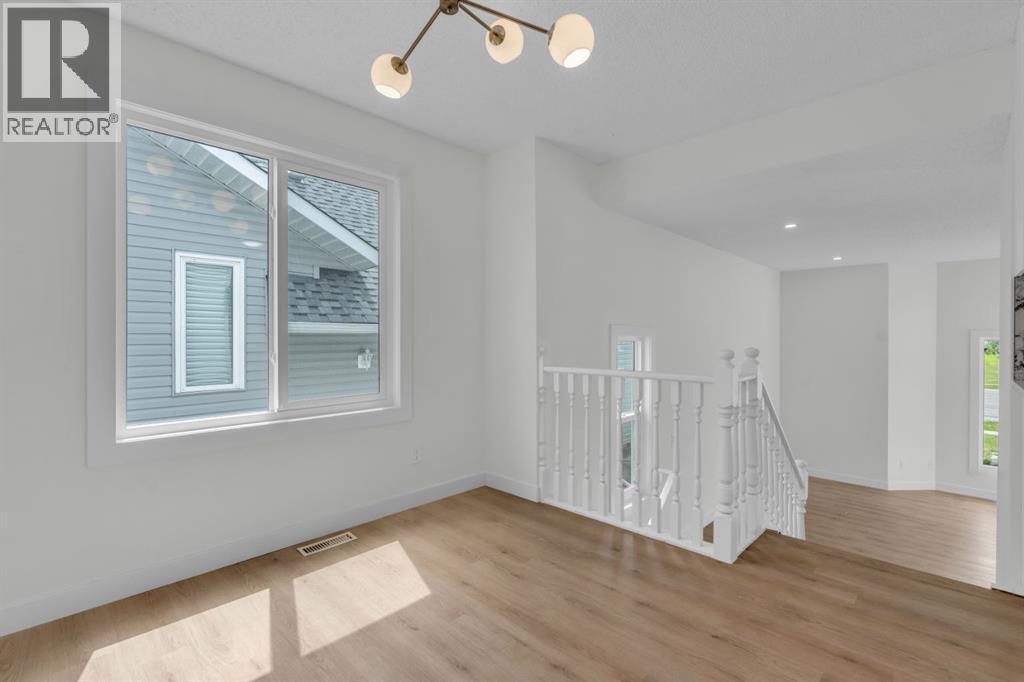 Single Family House 4 Level for Sale in  Sandstone Drive NW Sandstone Valley Calgary 