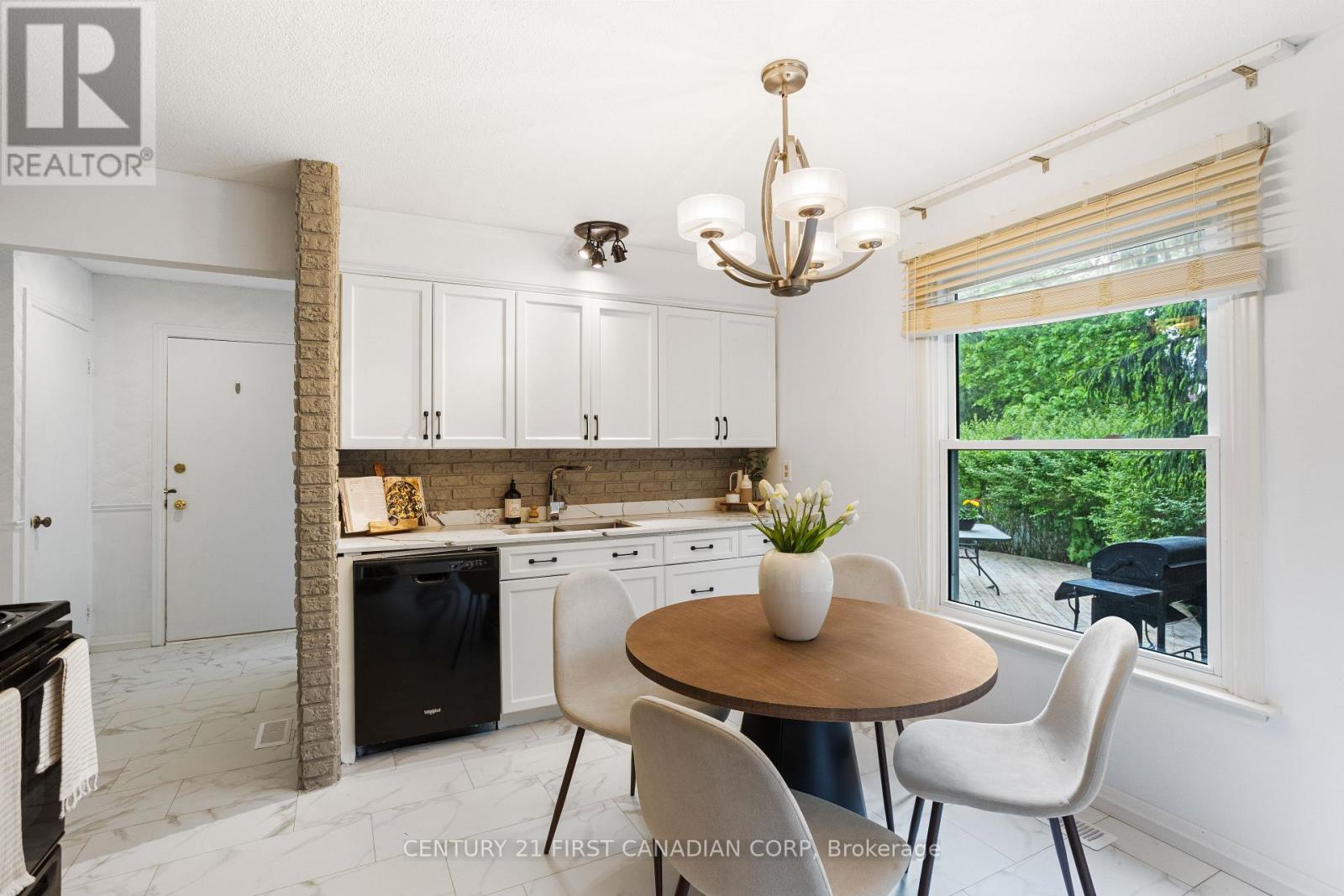 Photo 34 of 24 Bartlett Crescent, London South ON