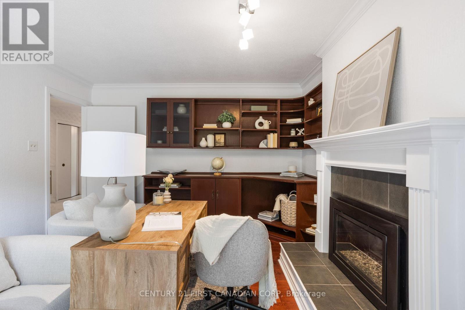 Photo 22 of 24 Bartlett Crescent, London South ON