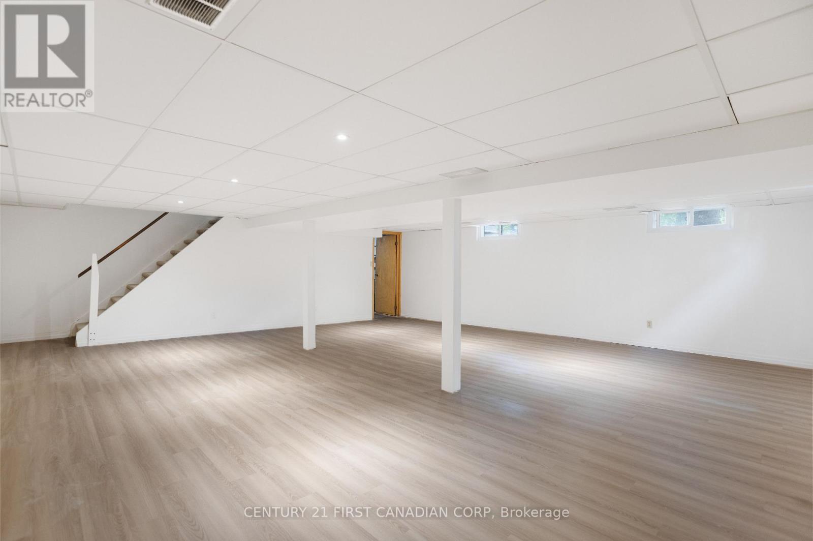 Photo 43 of 24 Bartlett Crescent, London South ON