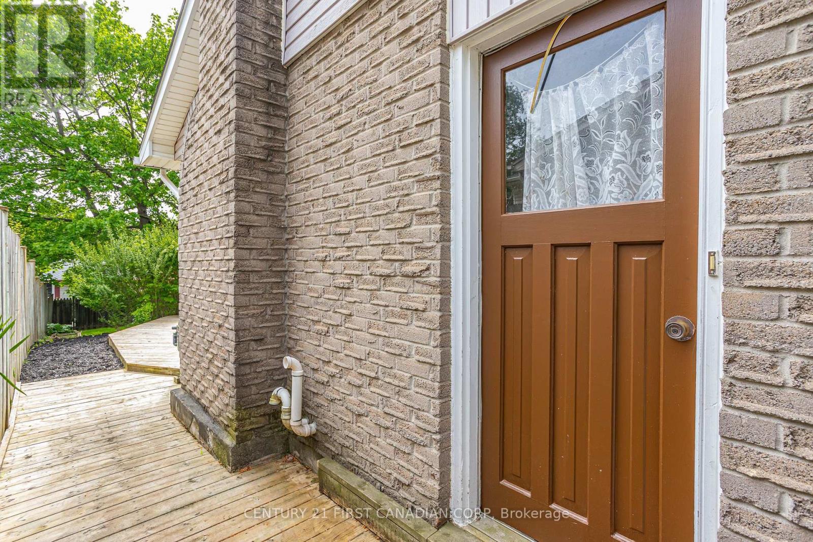 Photo 9 of 24 Bartlett Crescent, London South ON