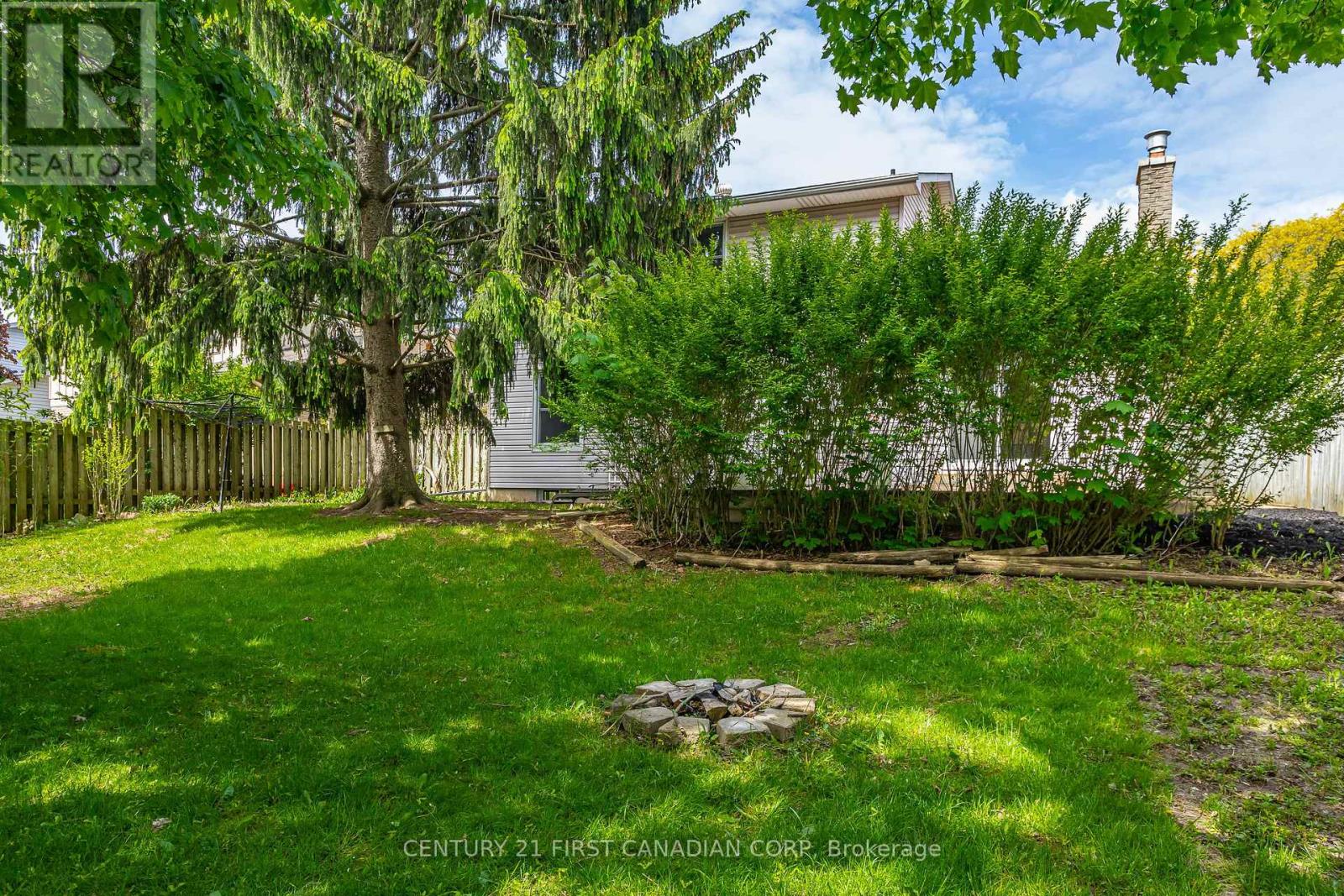 Photo 12 of 24 Bartlett Crescent, London South ON