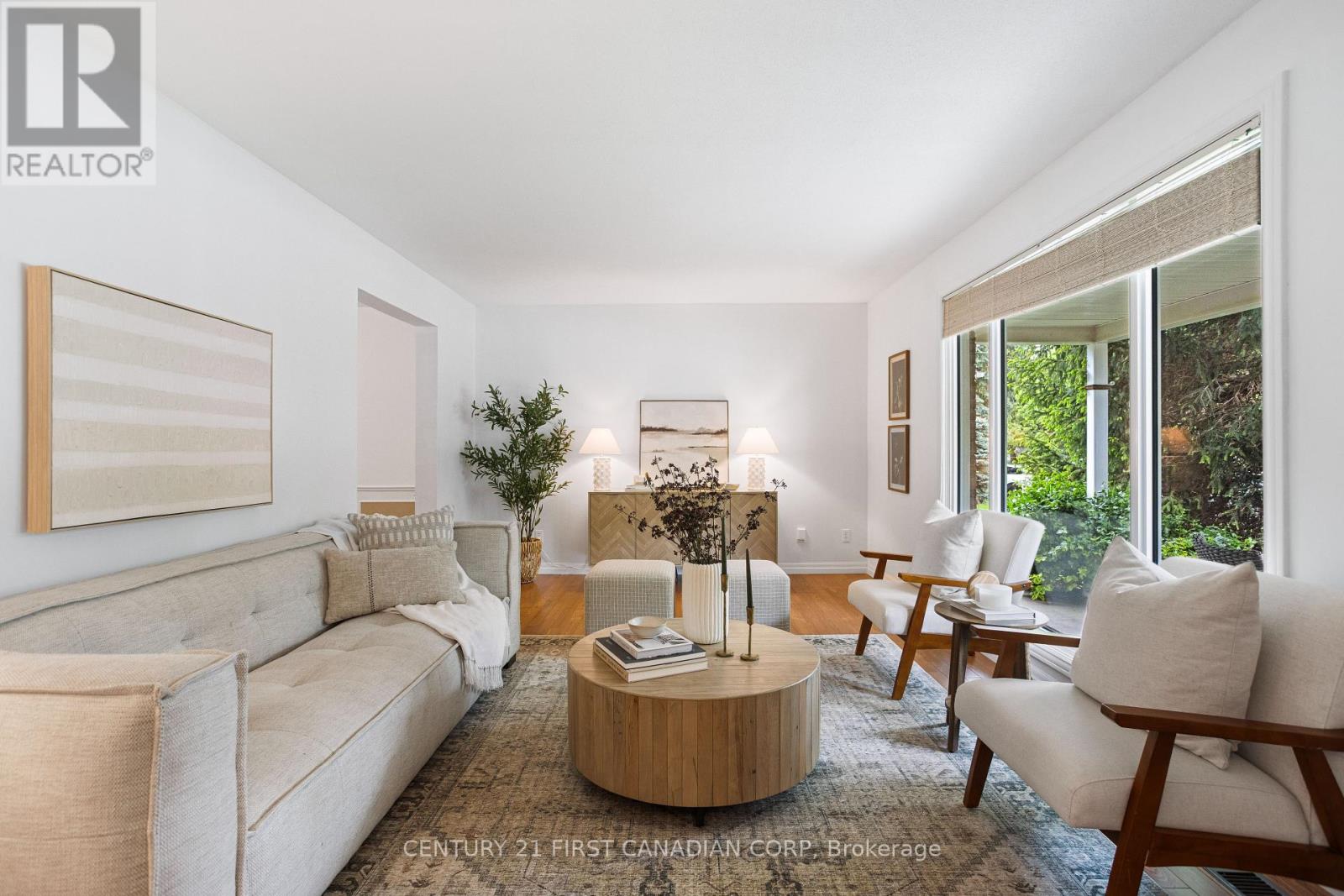 Photo 8 of 24 Bartlett Crescent, London South ON