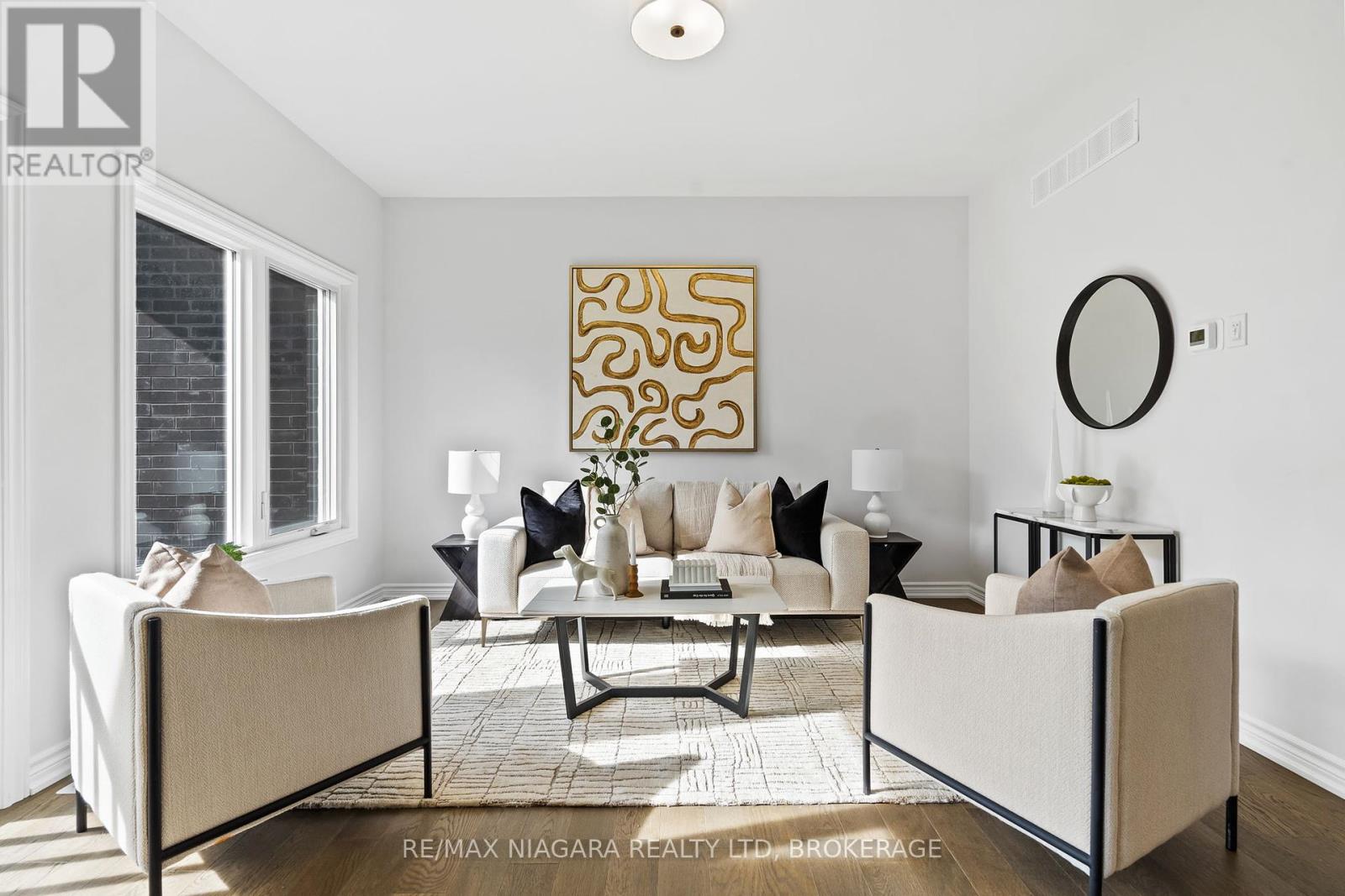 Photo 10 of 219 Wells Avenue, Fort Erie ON