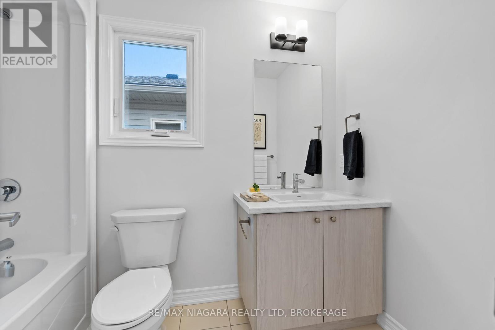 Photo 27 of 219 Wells Avenue, Fort Erie ON