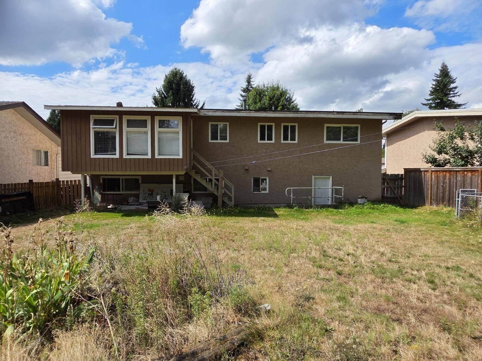 Photo 2 of 3036 Mouat Drive, Abbotsford BC