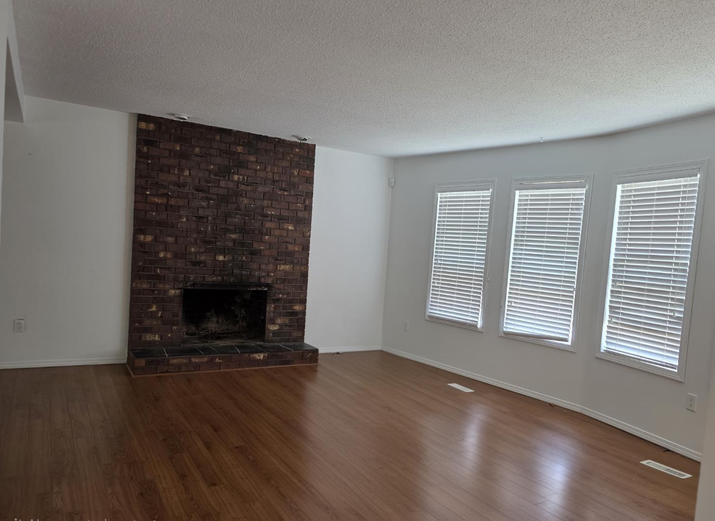 Photo 4 of 3036 Mouat Drive, Abbotsford BC