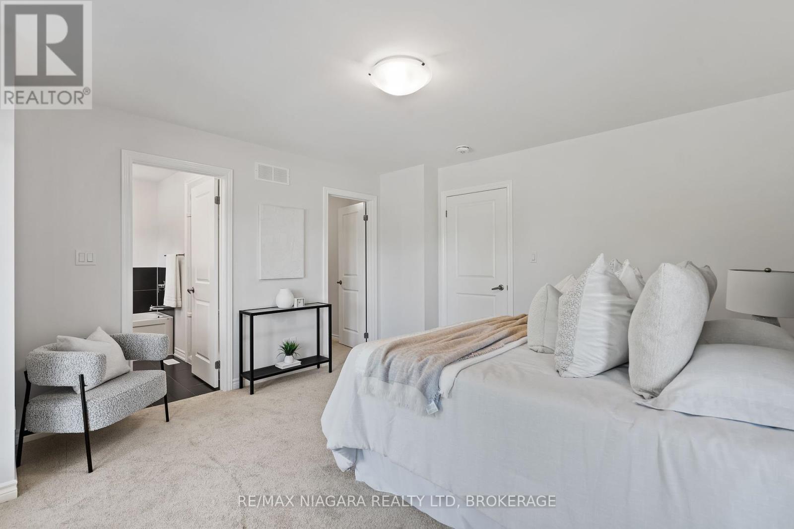 Photo 20 of 219 Wells Avenue, Fort Erie ON