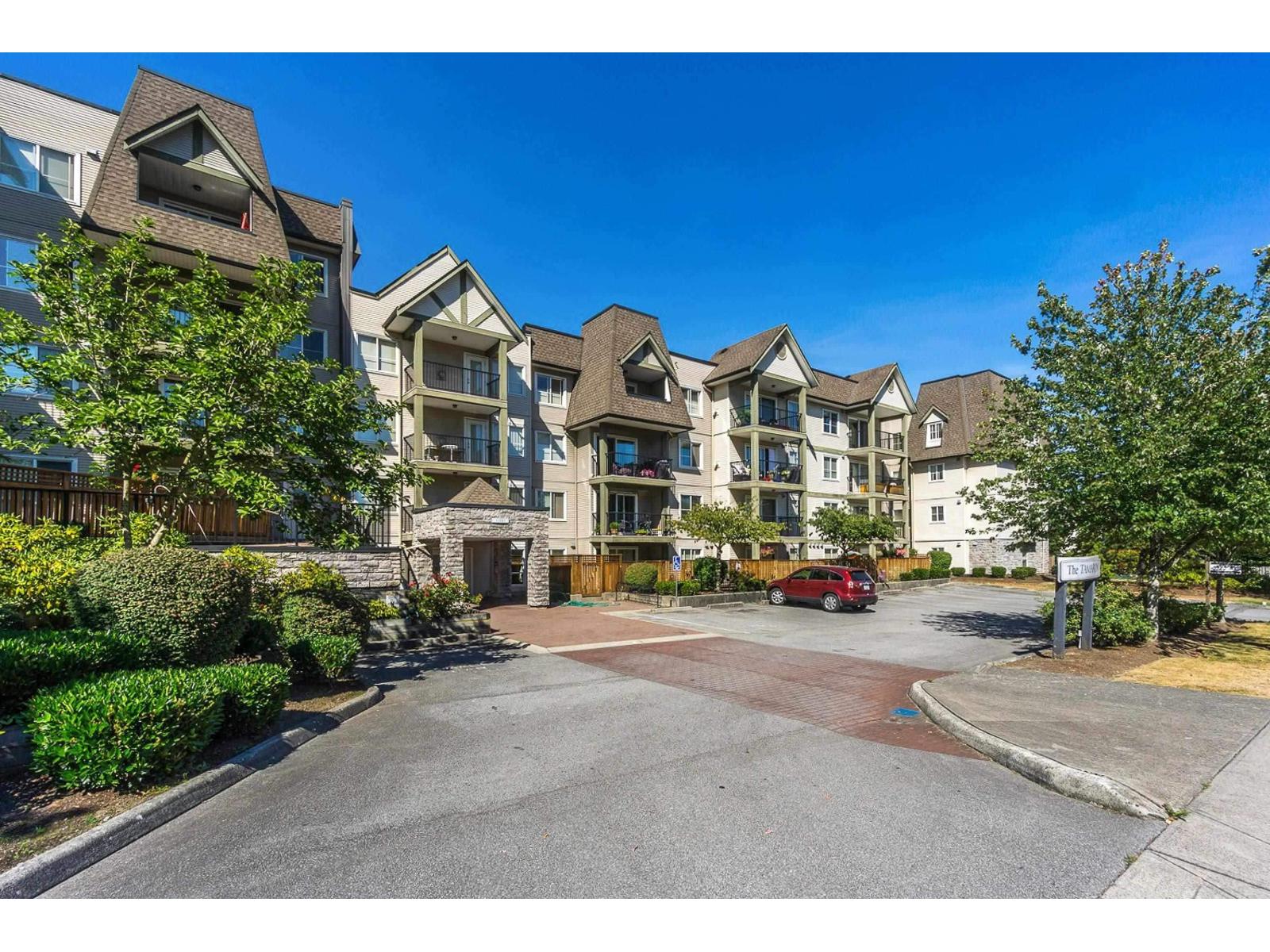 Photo 10 of 306 12083 92 A Avenue, Surrey BC