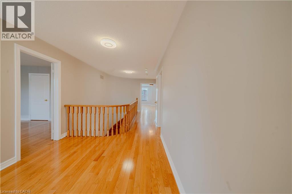 Photo 11 of 5918 Bassinger Place, Mississauga ON