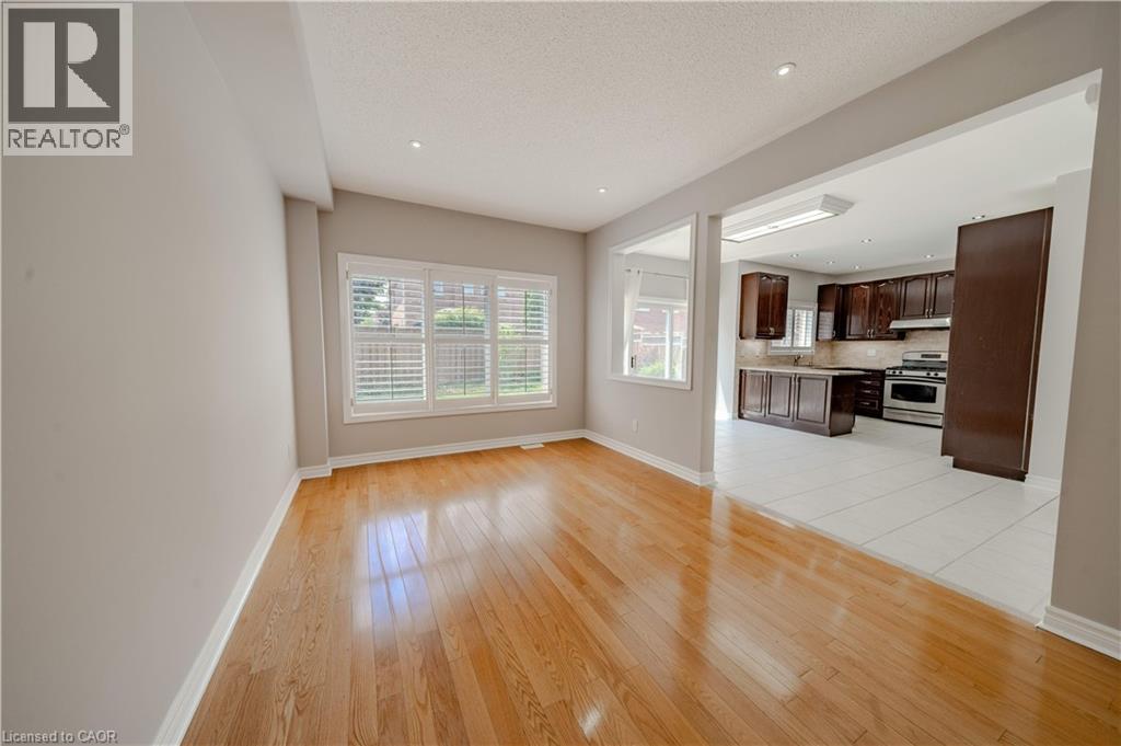 Photo 35 of 5918 Bassinger Place, Mississauga ON