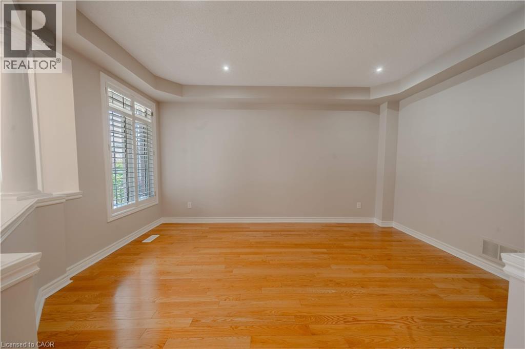 Photo 20 of 5918 Bassinger Place, Mississauga ON