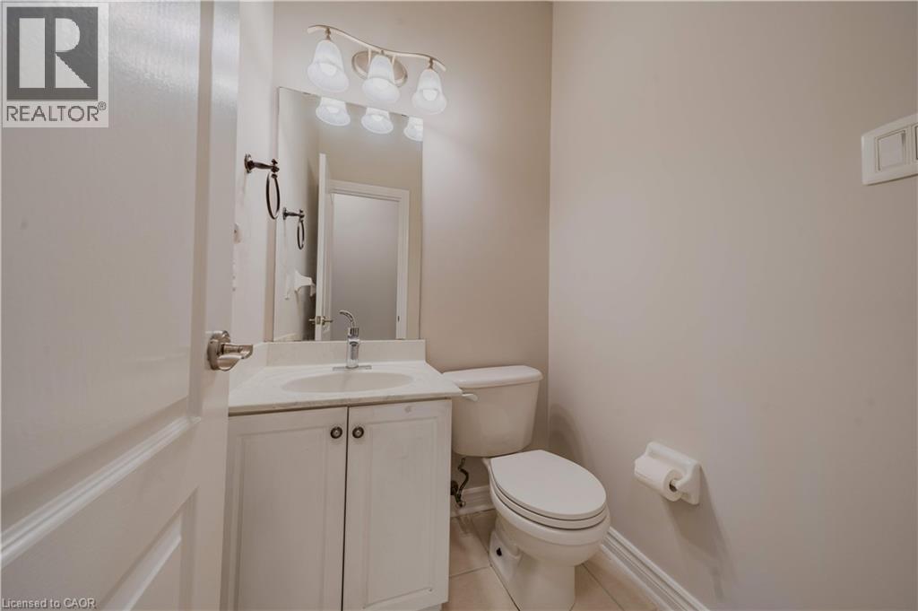 Photo 10 of 5918 Bassinger Place, Mississauga ON