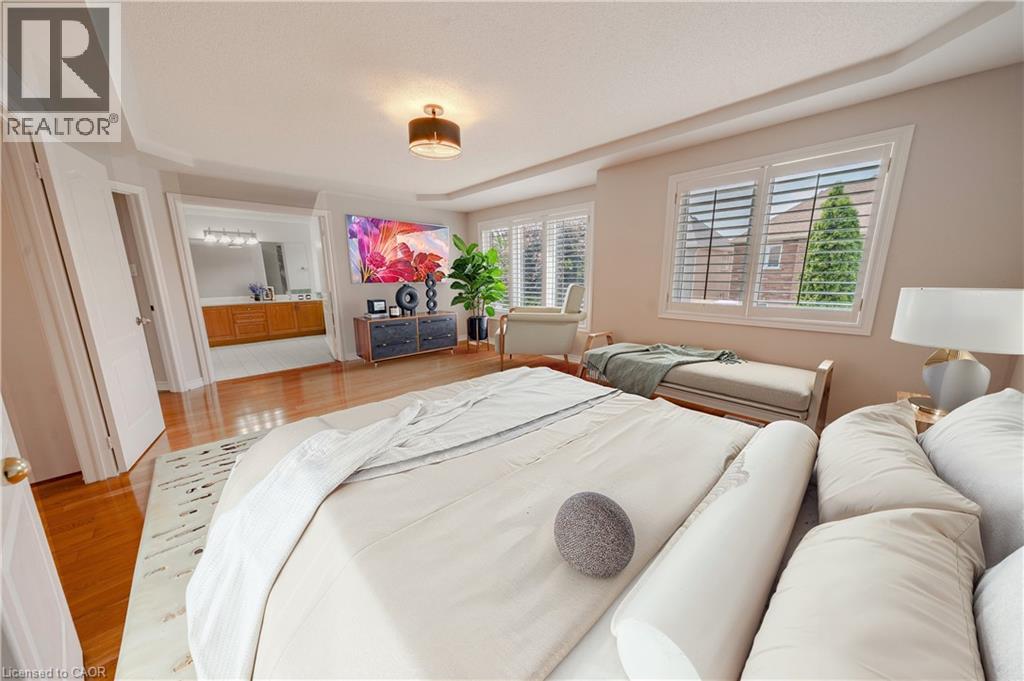 Photo 16 of 5918 Bassinger Place, Mississauga ON