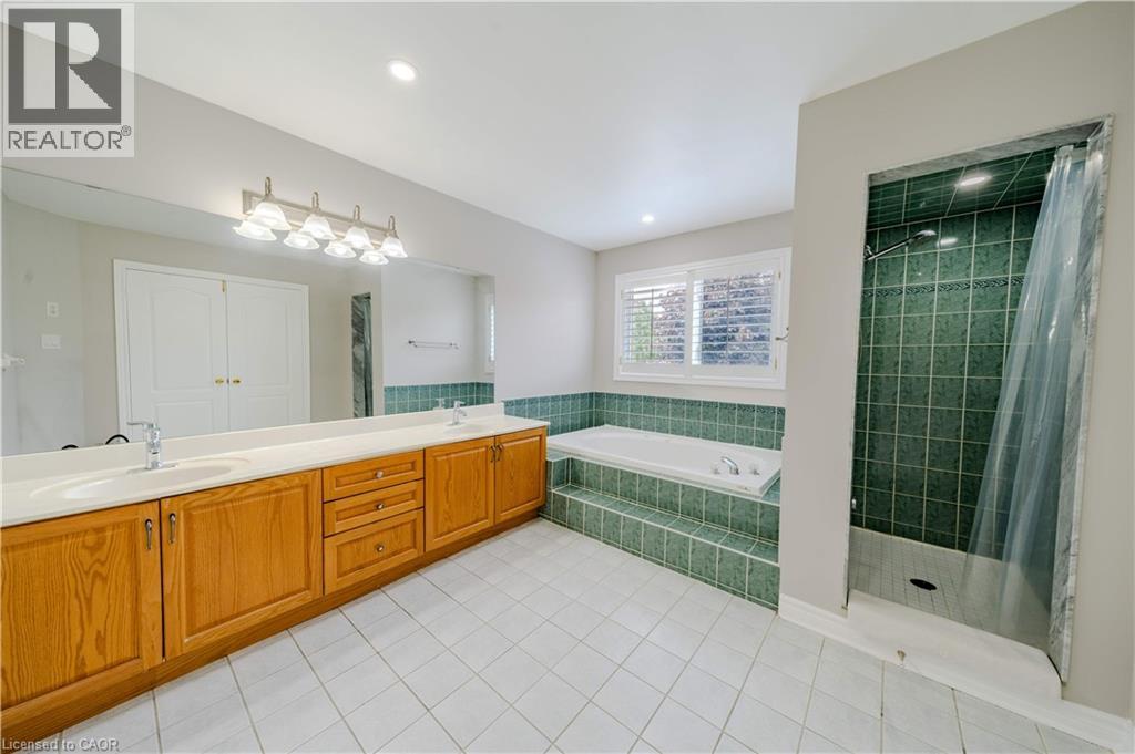 Photo 17 of 5918 Bassinger Place, Mississauga ON