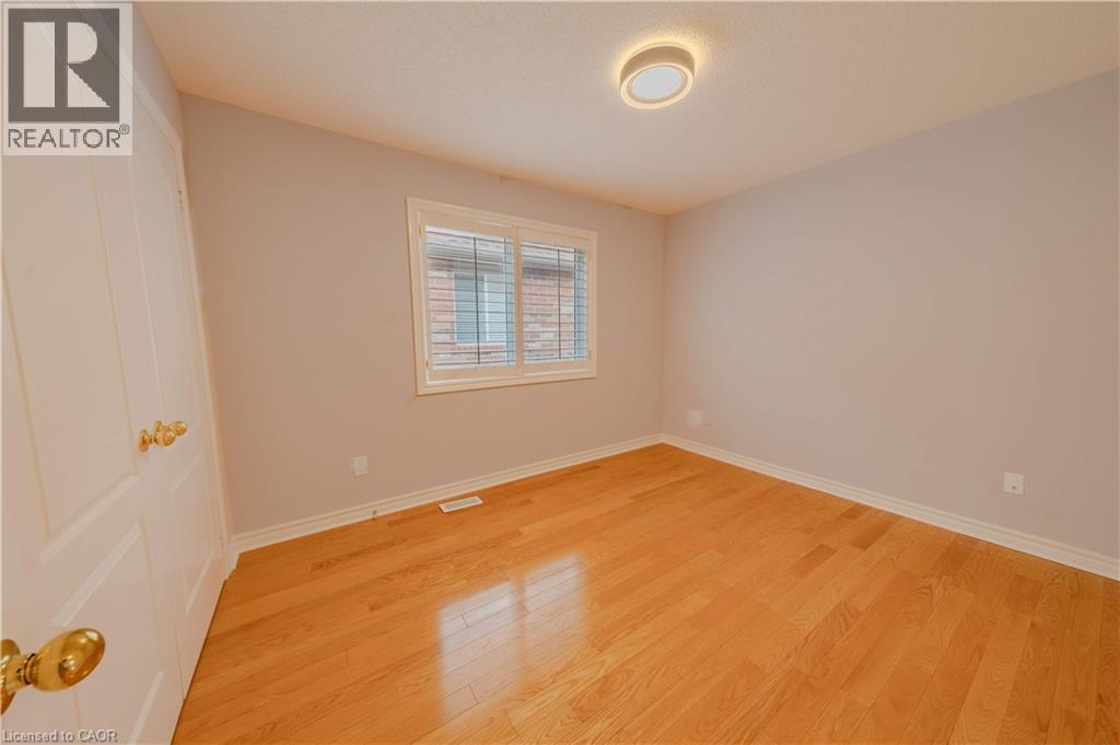 Photo 23 of 5918 Bassinger Place, Mississauga ON