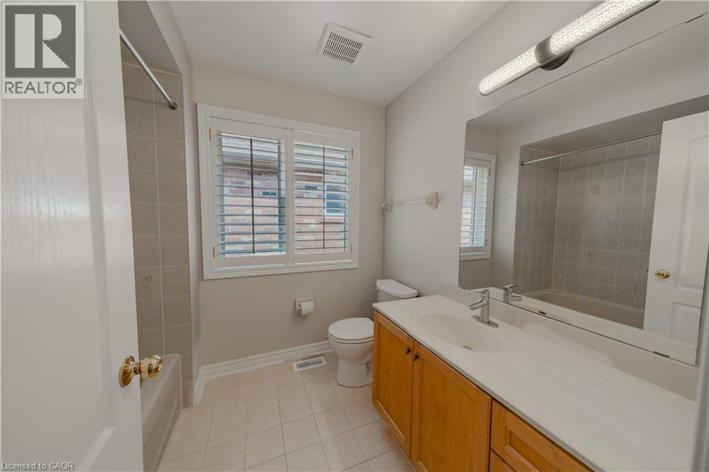 Photo 42 of 5918 Bassinger Place, Mississauga ON