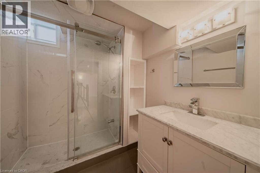 Photo 36 of 5918 Bassinger Place, Mississauga ON