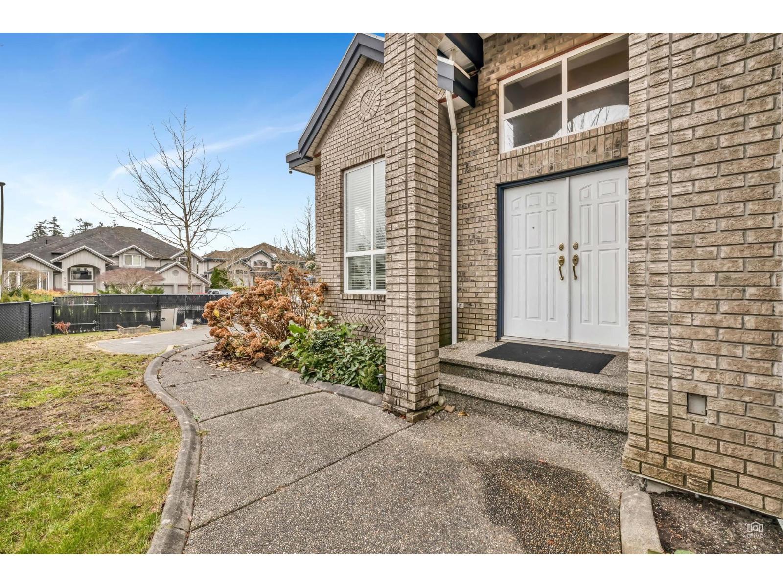 Photo 5 of 5901 123 St Street, Surrey BC