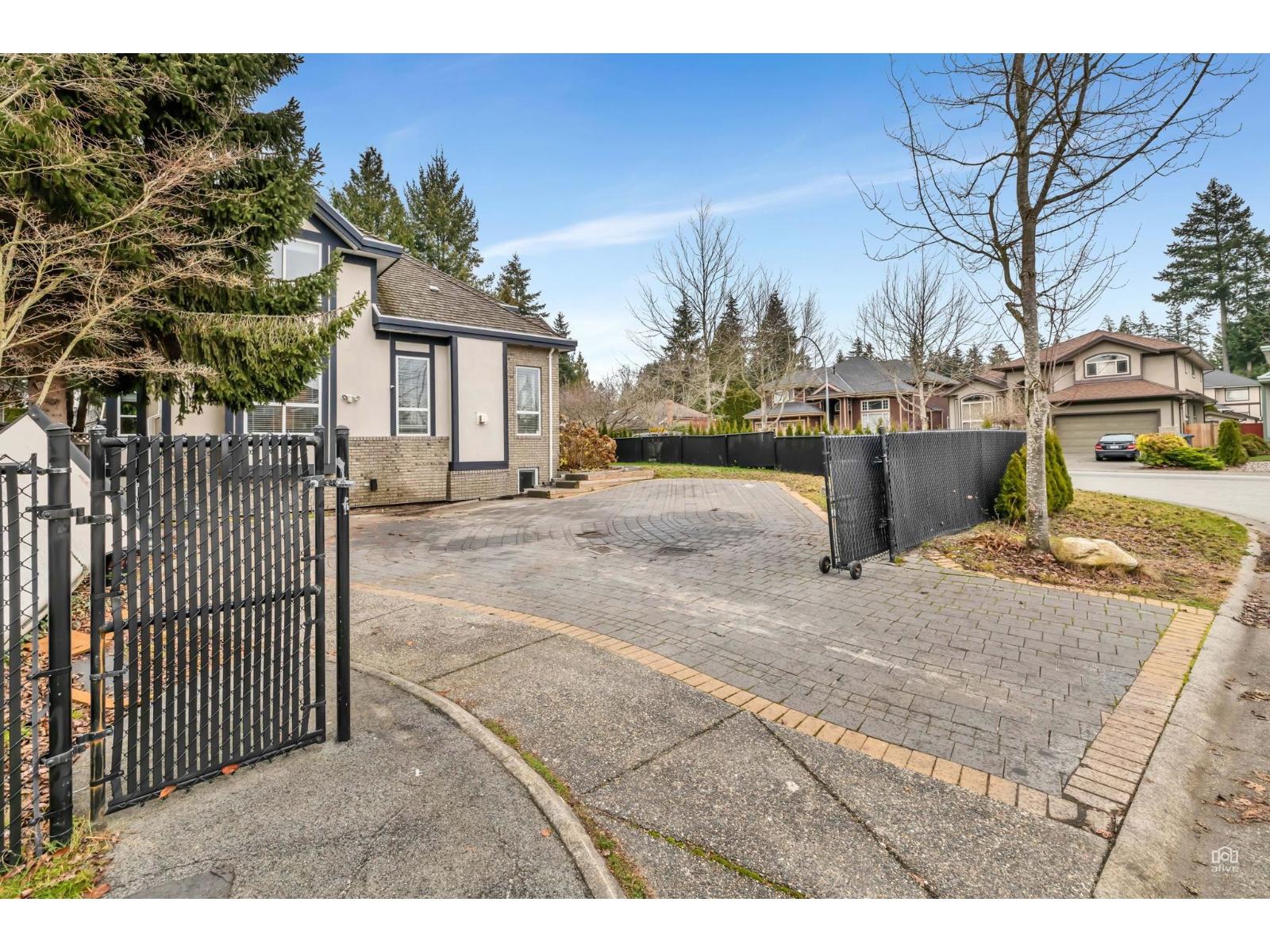 Photo 3 of 5901 123 St Street, Surrey BC