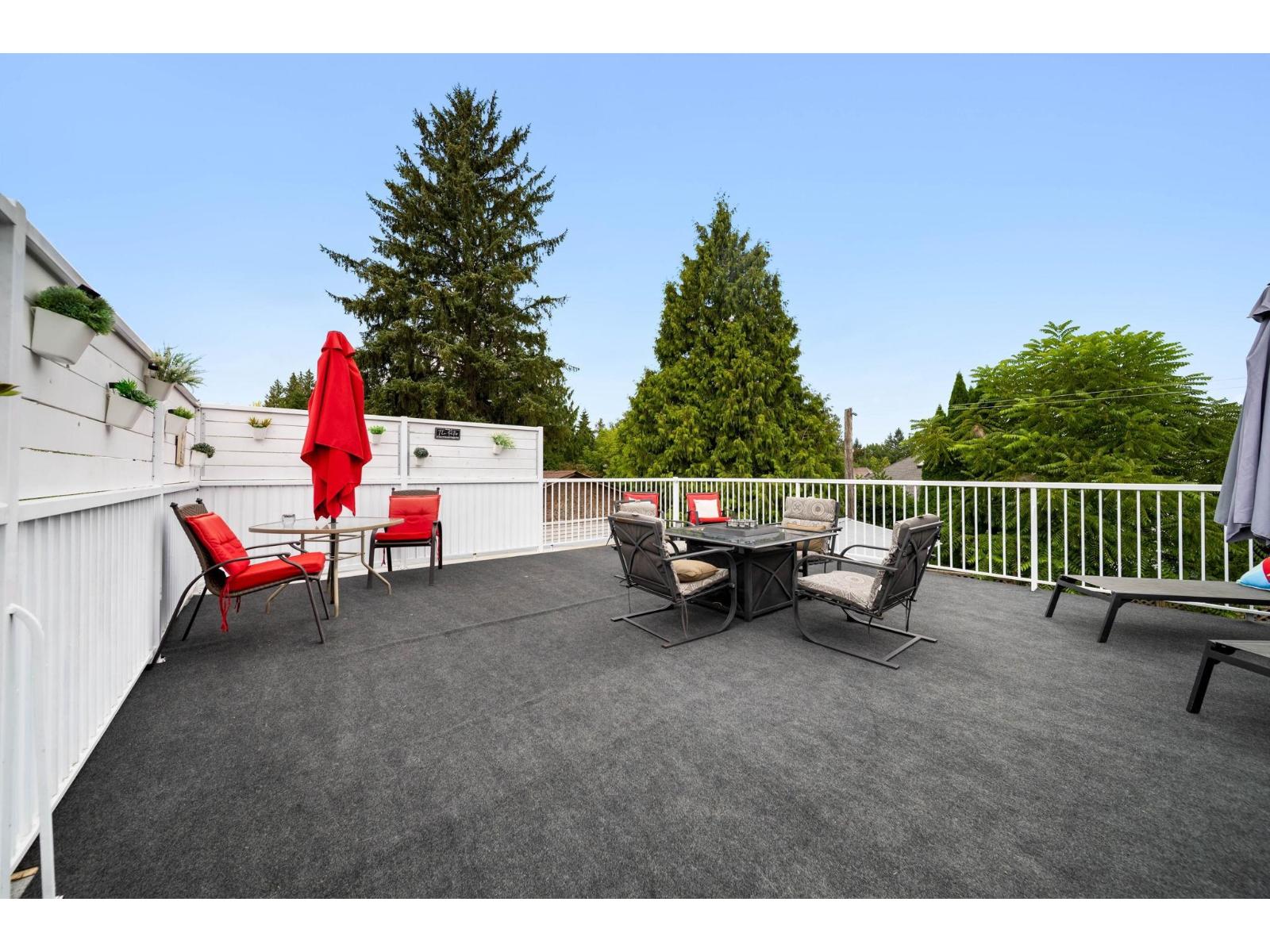 Photo 18 of 19691 49 Avenue, Langley BC
