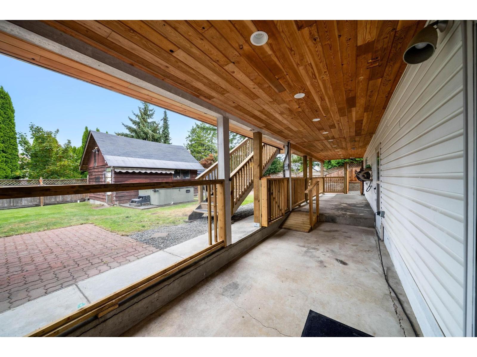 Photo 31 of 19691 49 Avenue, Langley BC