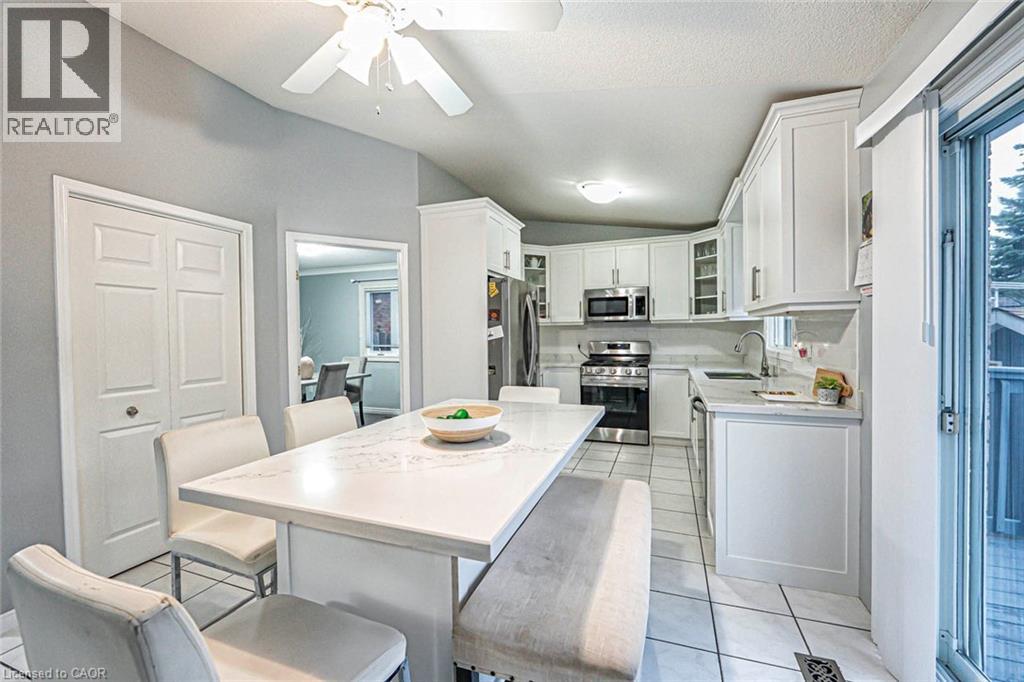 Photo 6 of 172 Alderlea Avenue, Mount Hope ON