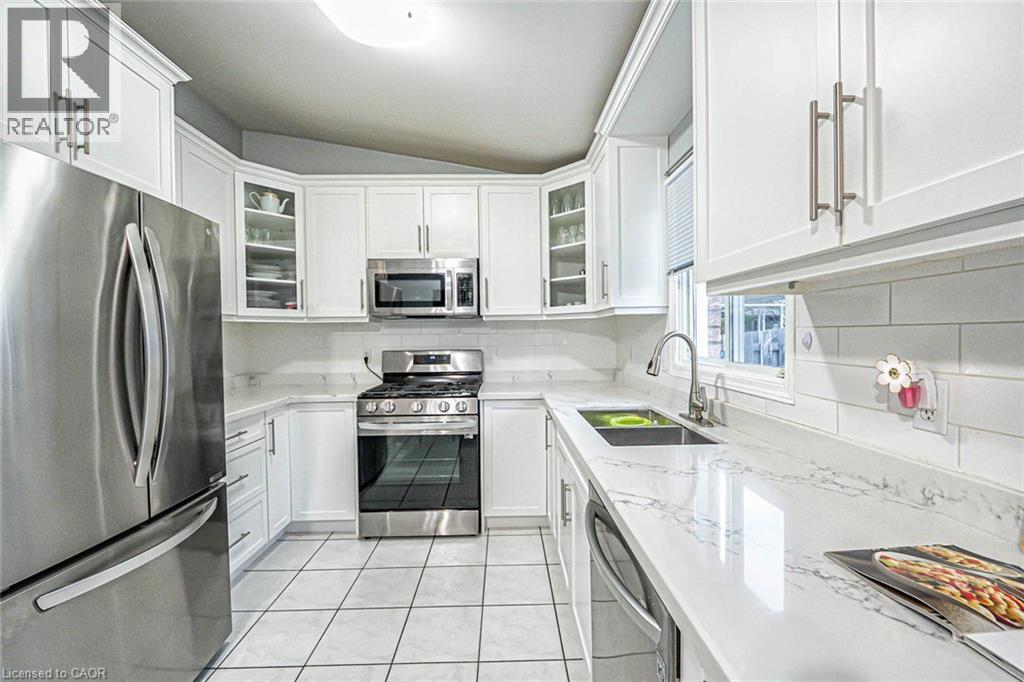 Photo 1 of 172 Alderlea Avenue, Mount Hope ON