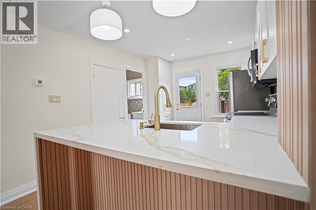 Photo 21 of 133 Barons Avenue N, Hamilton ON
