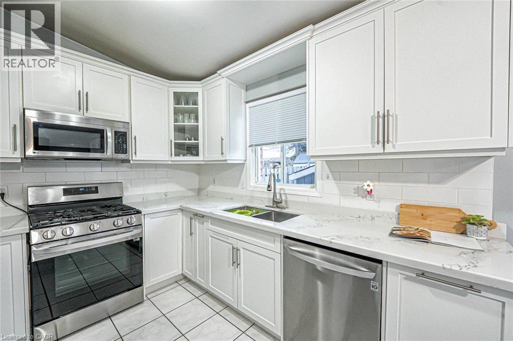 Photo 21 of 172 Alderlea Avenue, Mount Hope ON