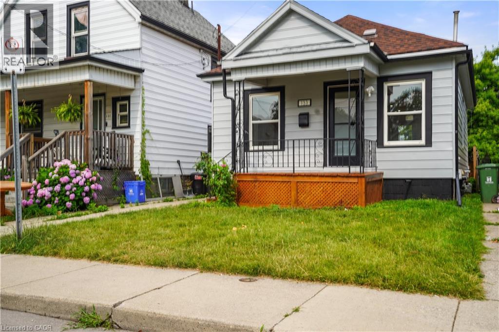Photo 4 of 133 Barons Avenue N, Hamilton ON