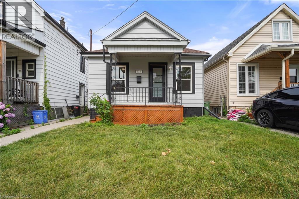 Photo 16 of 133 Barons Avenue N, Hamilton ON
