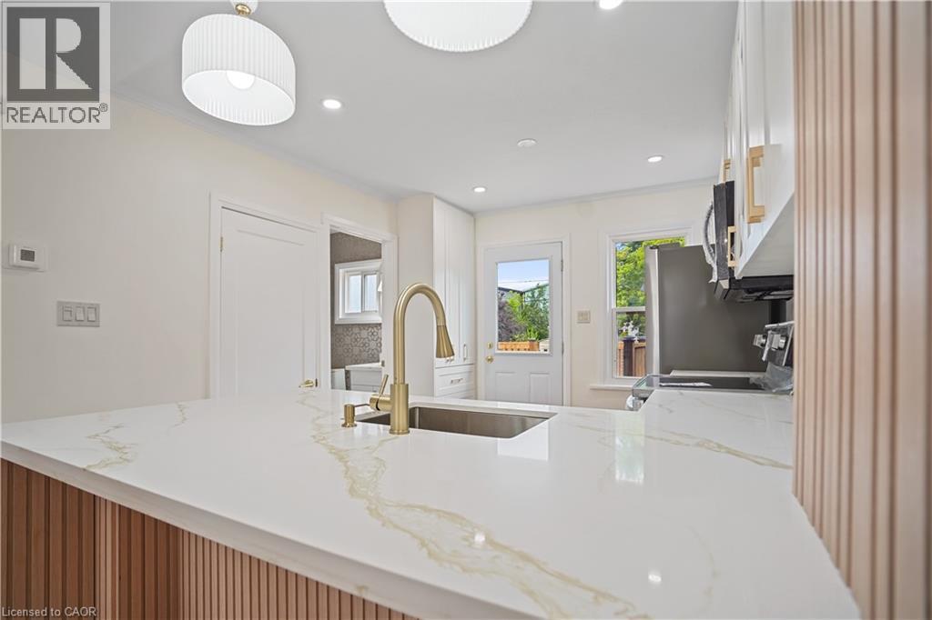 Photo 22 of 133 Barons Avenue N, Hamilton ON