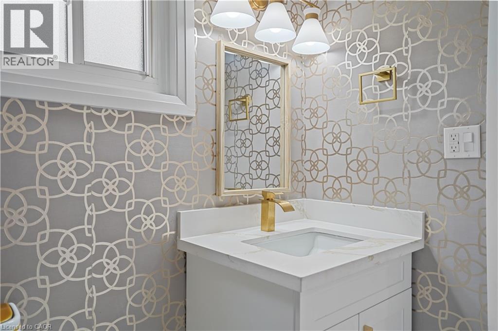 Photo 10 of 133 Barons Avenue N, Hamilton ON