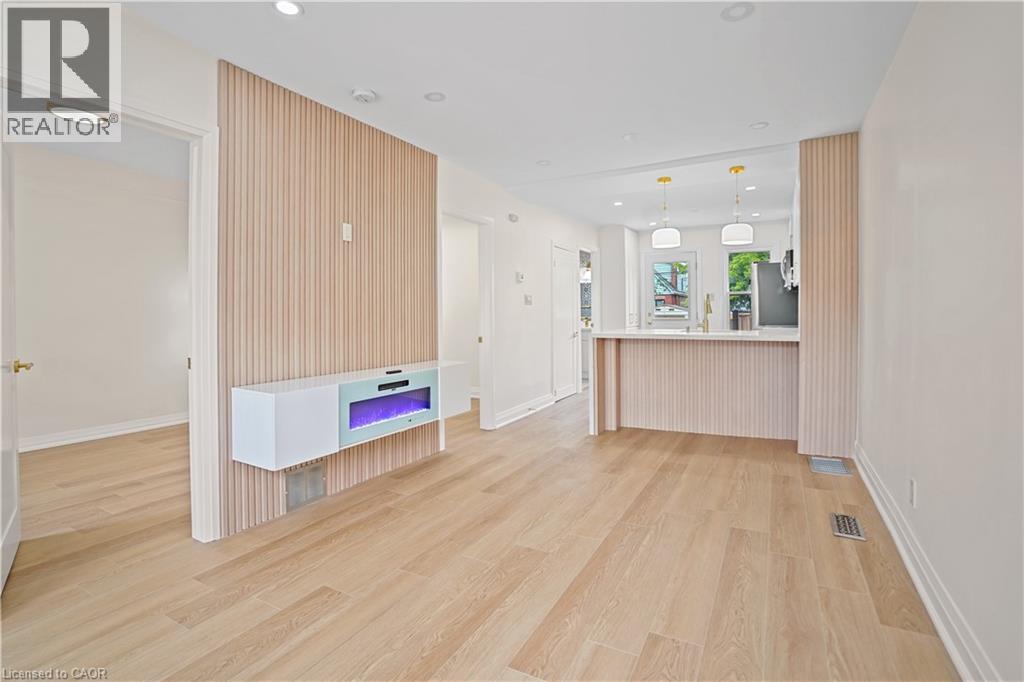 Photo 25 of 133 Barons Avenue N, Hamilton ON