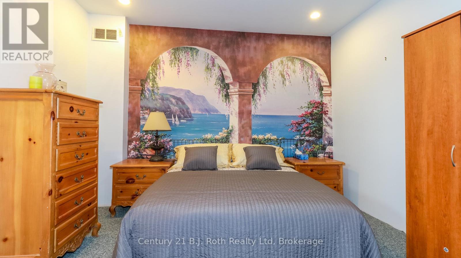 Photo 39 of 20 Grant Avenue, Tiny ON