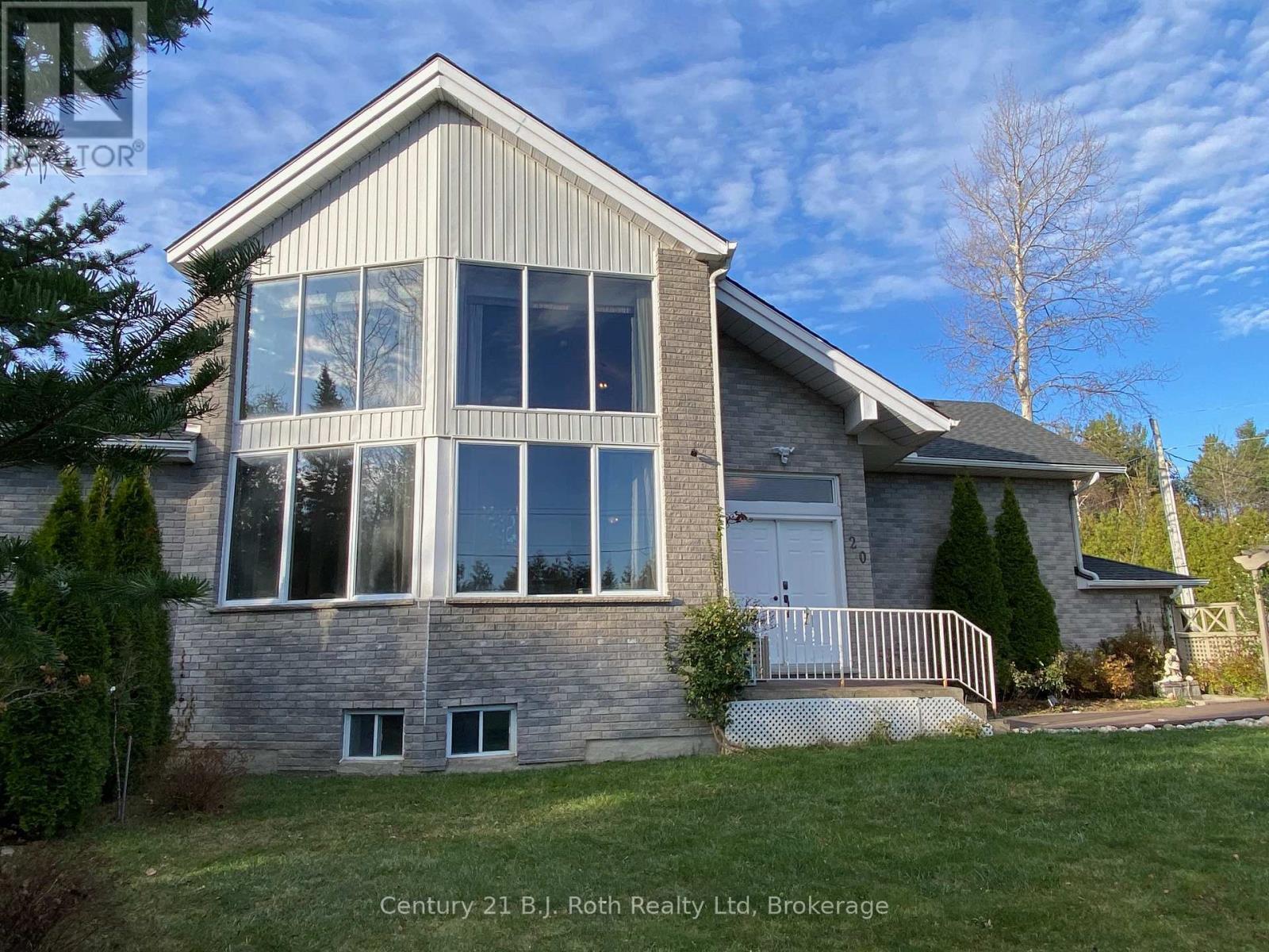 Photo 38 of 20 Grant Avenue, Tiny ON