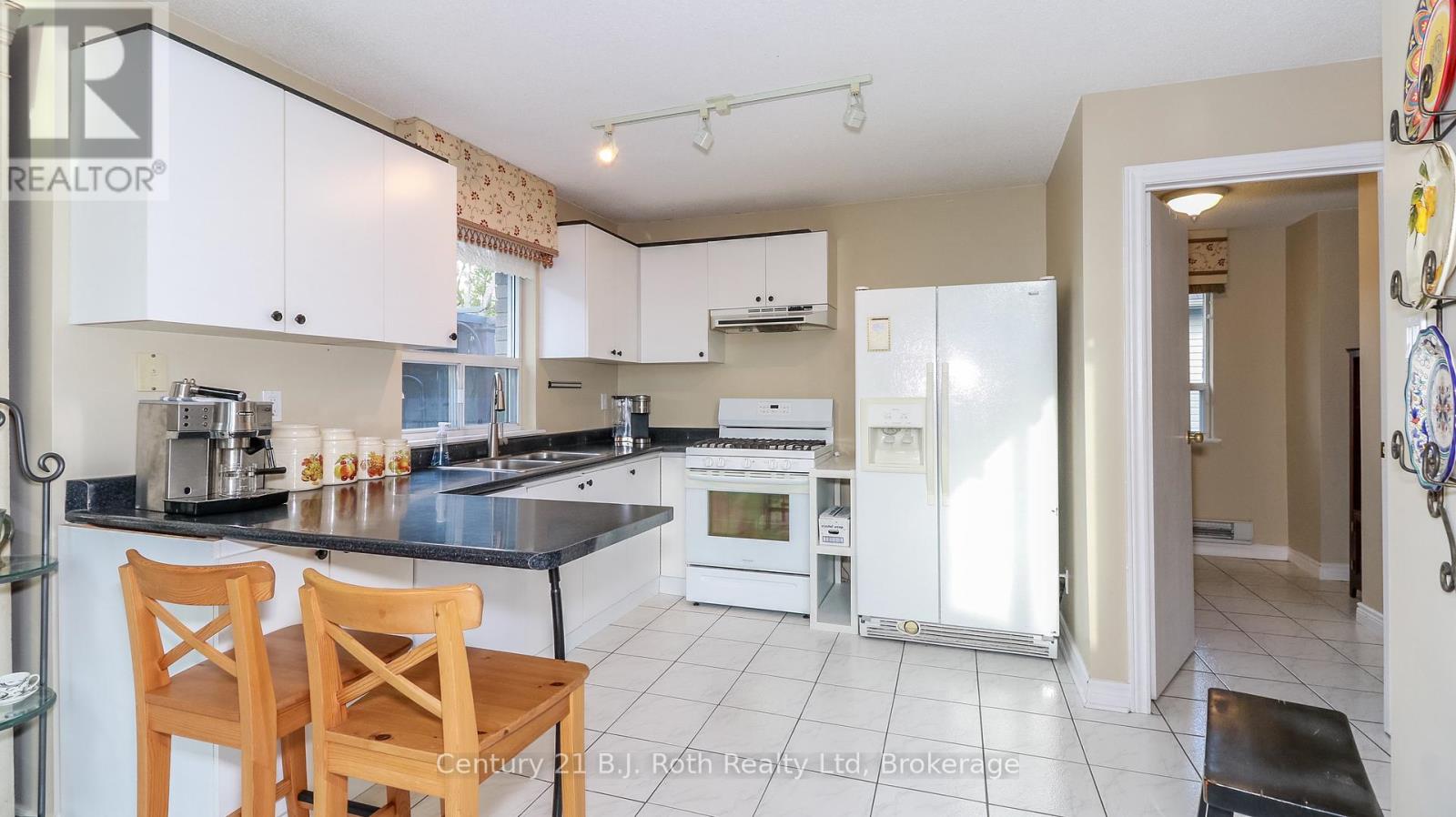 Photo 25 of 20 Grant Avenue, Tiny ON