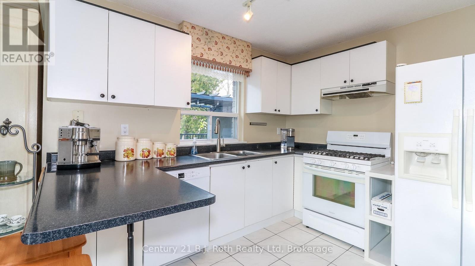 Photo 34 of 20 Grant Avenue, Tiny ON