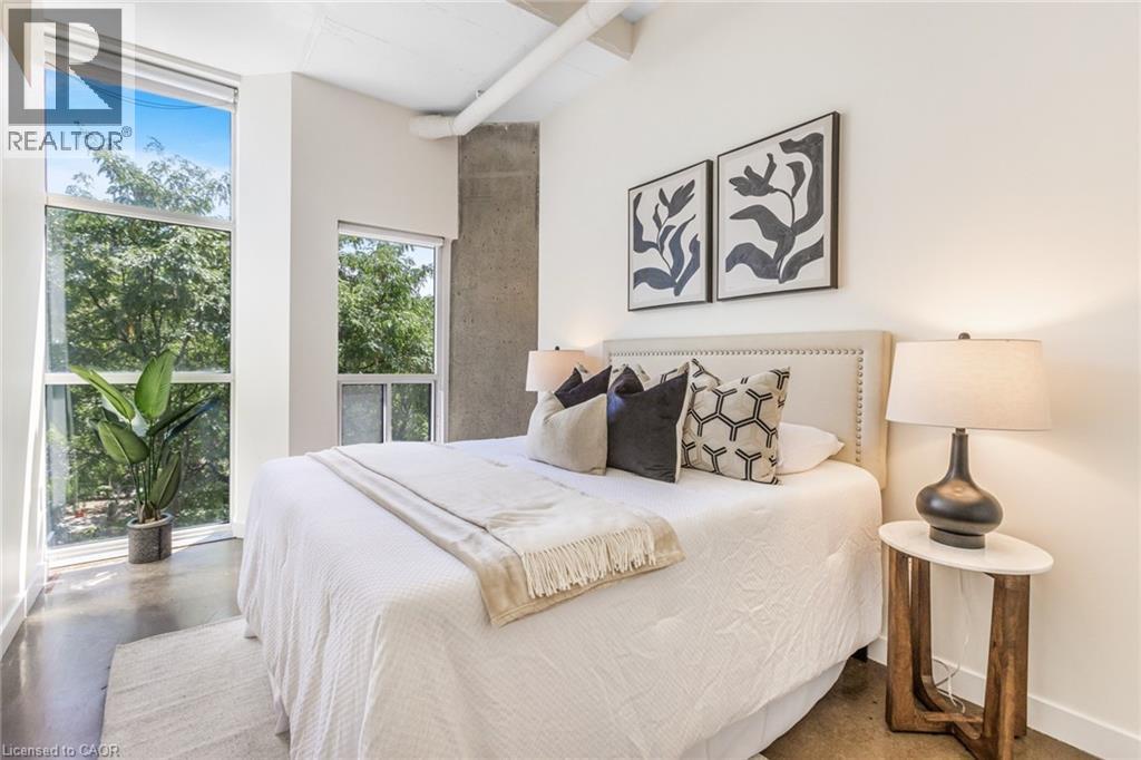 Photo 13 of 66 Bay Street S Unit 401, Hamilton ON