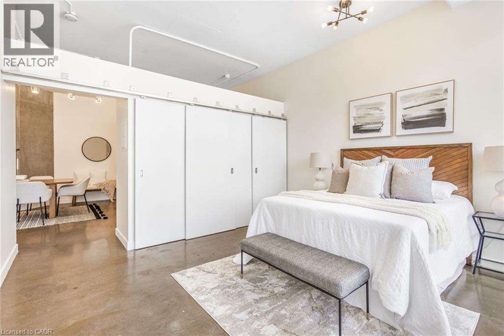 Photo 10 of 66 Bay Street S Unit 401, Hamilton ON